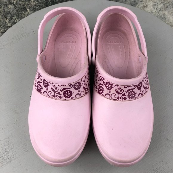 Crocs Women's Size 8 Mercy Work Pink Floral SlipOn Crocs Lock Rubber Clogs - Picture 3 of 11